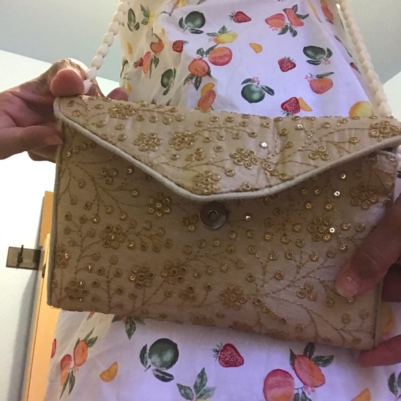 Small, beige sparkle purse! Coastal chic! - Picture 3 of 3